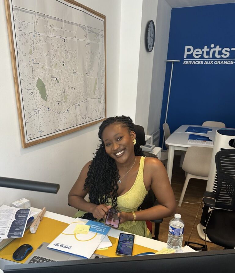 Agence d’aide à domicile Petits-fils Paris 18 - Équipe 1