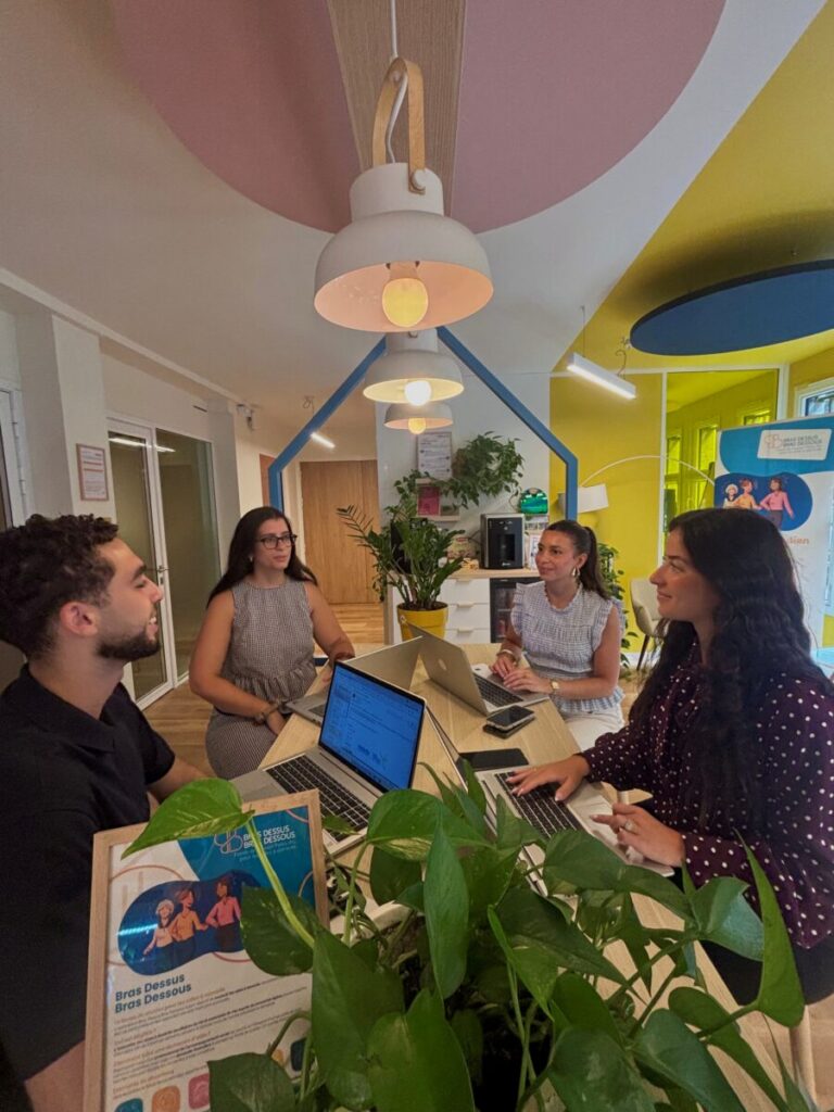 Agence d’aide à domicile Petits-fils Paris 7 - Équipe 2